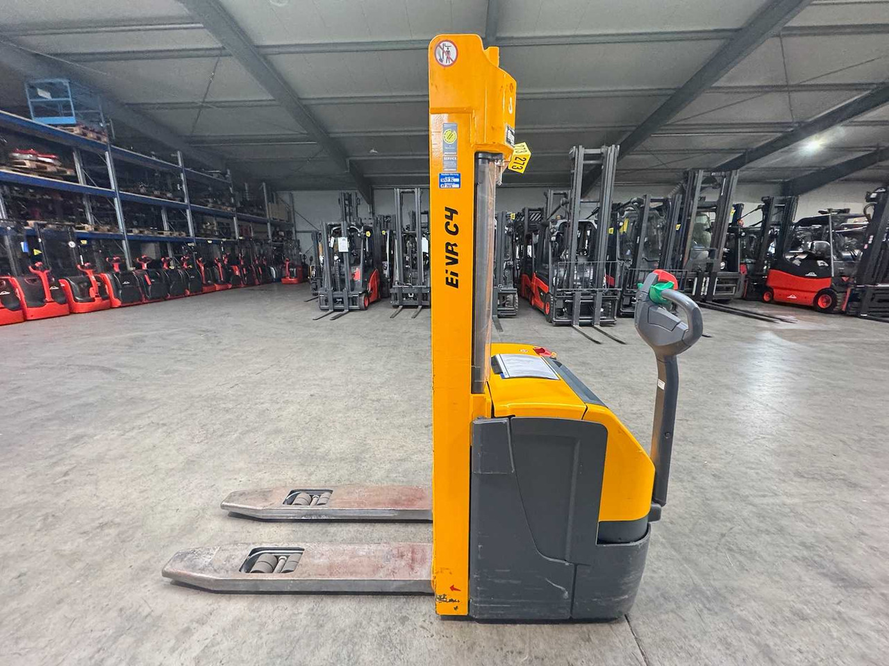 2011 JUNGHEINRICH EJC220 2,000KG STACKER PALLET TRUCK ANT 2,045 HOURS - رافعة شوكية: صور 2 2011 JUNGHEINRICH EJC220 2,000KG STACKER PALLET TRUCK ANT 2,045 HOURS - رافعة شوكية: صور 2