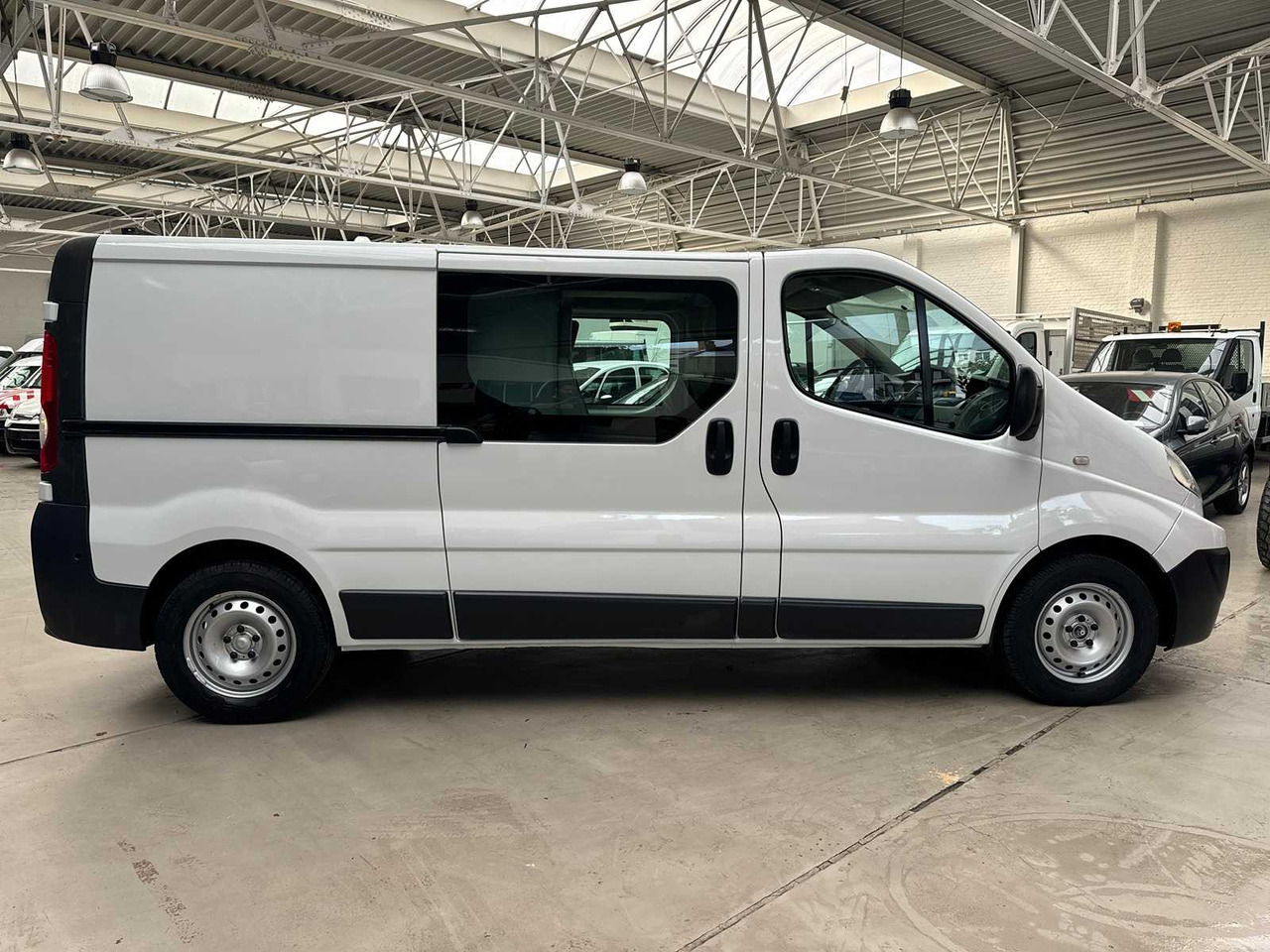 2012 RENAULT TRAFIC DOUBLE CAB - الشاحنات الصغيرة: صور 2 2012 RENAULT TRAFIC DOUBLE CAB - الشاحنات الصغيرة: صور 2