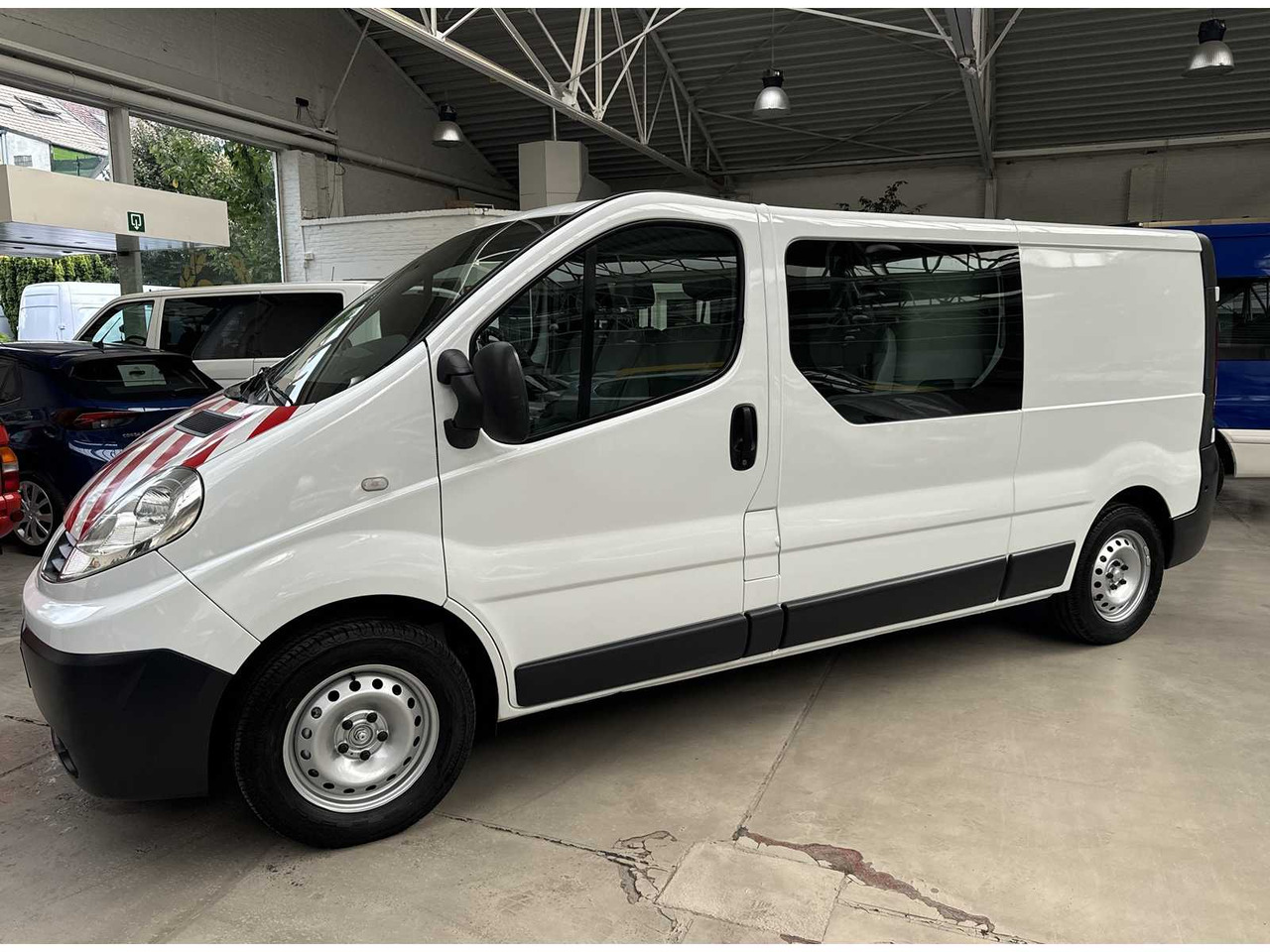 2012 RENAULT TRAFIC DOUBLE CAB - الشاحنات الصغيرة: صور 5 2012 RENAULT TRAFIC DOUBLE CAB - الشاحنات الصغيرة: صور 5