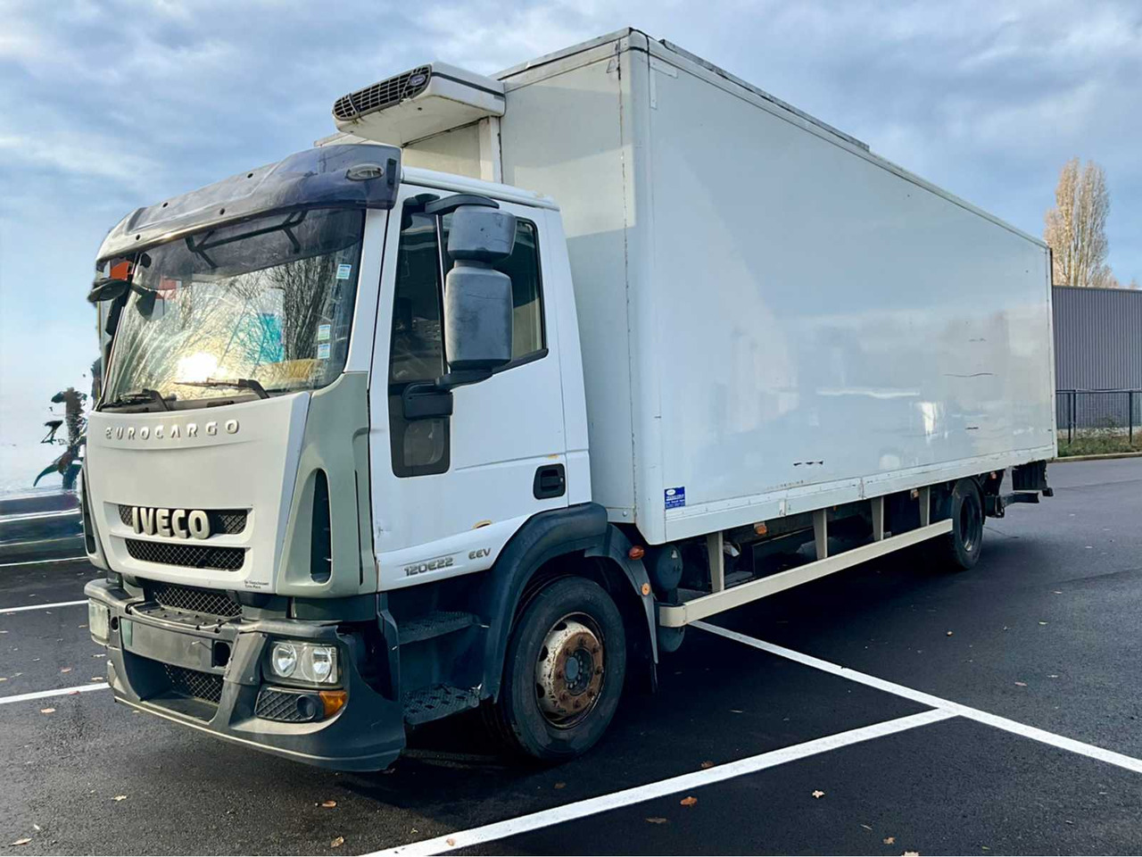 2013 IVECO EUROCARGO REFRIGERATED TRUCK - HYDRAULIC TAIL LIFT - AUTOMATIC - شاحنة: صور 1 2013 IVECO EUROCARGO REFRIGERATED TRUCK - HYDRAULIC TAIL LIFT - AUTOMATIC - شاحنة: صور 1