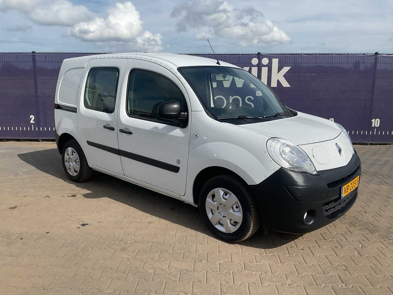 2013 - RENAULT - KANGOO EXPRESS - Z.E. - COMMERCIAL VEHICLE - الشاحنات الصغيرة: صور 2 2013 - RENAULT - KANGOO EXPRESS - Z.E. - COMMERCIAL VEHICLE - الشاحنات الصغيرة: صور 2