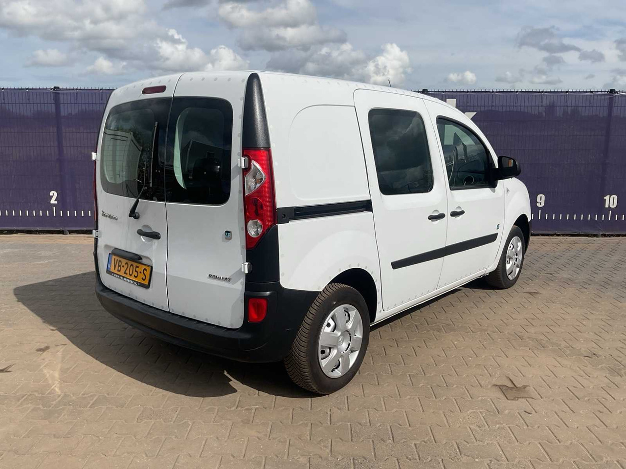 2013 - RENAULT - KANGOO EXPRESS - Z.E. - COMMERCIAL VEHICLE - الشاحنات الصغيرة: صور 4 2013 - RENAULT - KANGOO EXPRESS - Z.E. - COMMERCIAL VEHICLE - الشاحنات الصغيرة: صور 4