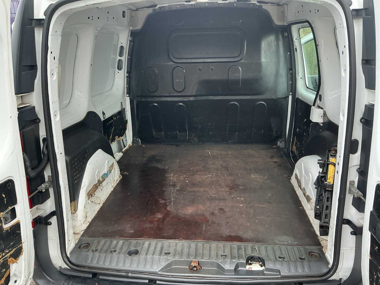 2014 - MERCEDES-BENZ - CITAN - 108 CDI ECONOMY - COMMERCIAL VEHICLE - الشاحنات الصغيرة: صور 5 2014 - MERCEDES-BENZ - CITAN - 108 CDI ECONOMY - COMMERCIAL VEHICLE - الشاحنات الصغيرة: صور 5