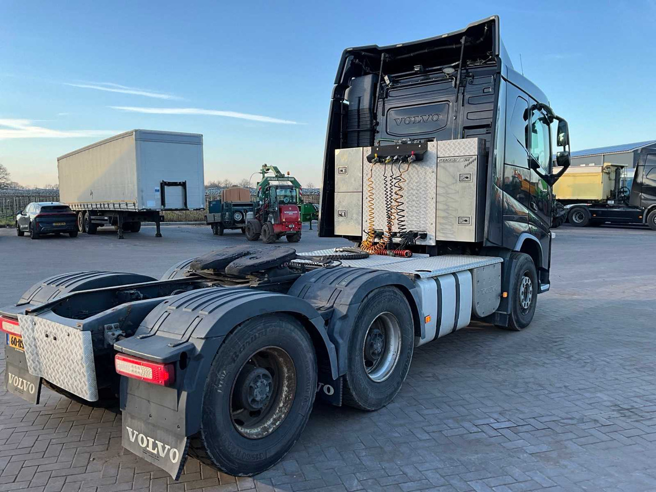 2014 VOLVO FH16 TRACTOR - الشاحنات الصغيرة: صور 5 2014 VOLVO FH16 TRACTOR - الشاحنات الصغيرة: صور 5