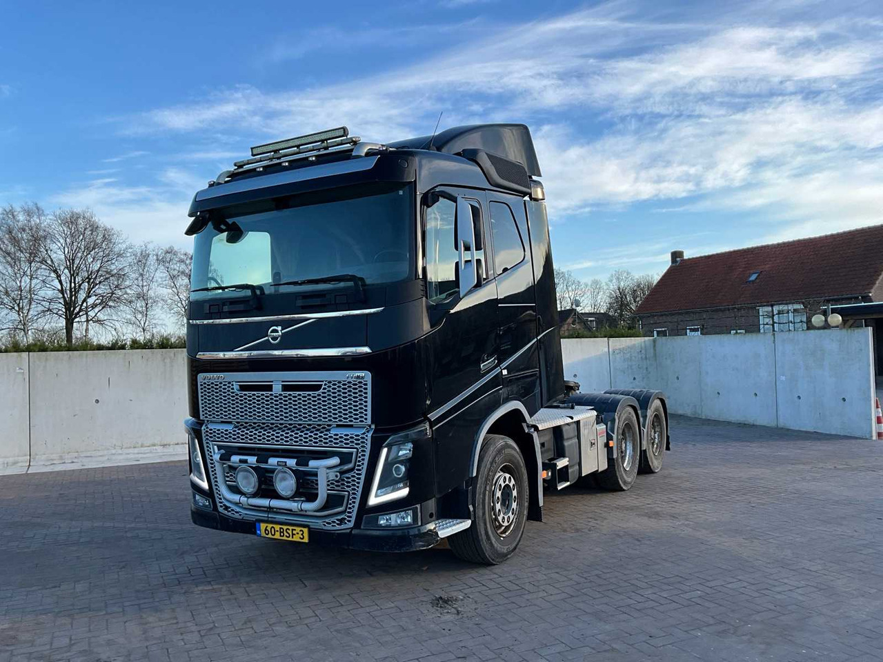 2014 VOLVO FH16 TRACTOR - الشاحنات الصغيرة: صور 1 2014 VOLVO FH16 TRACTOR - الشاحنات الصغيرة: صور 1