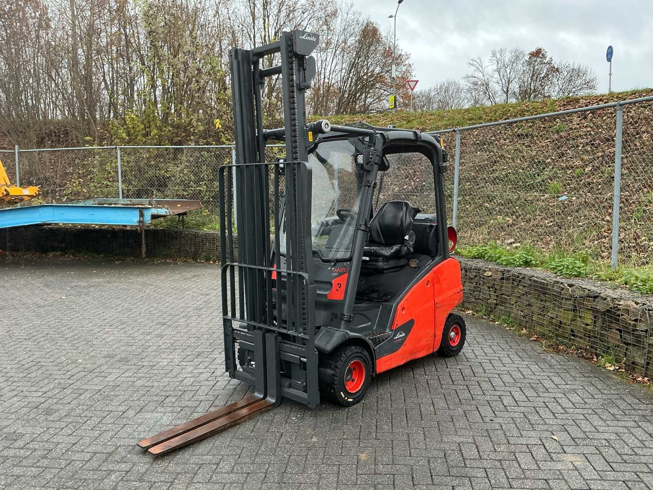 2015 LINDE H20T-01 FORKLIFT TRUCK - رافعة شوكية: صور 1 2015 LINDE H20T-01 FORKLIFT TRUCK - رافعة شوكية: صور 1