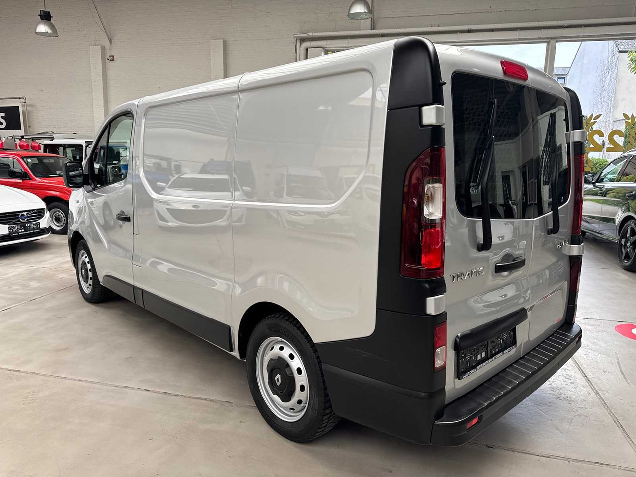 2015 RENAULT TRAFIC SERVICE CAR 138.316KM - الشاحنات الصغيرة: صور 4 2015 RENAULT TRAFIC SERVICE CAR 138.316KM - الشاحنات الصغيرة: صور 4