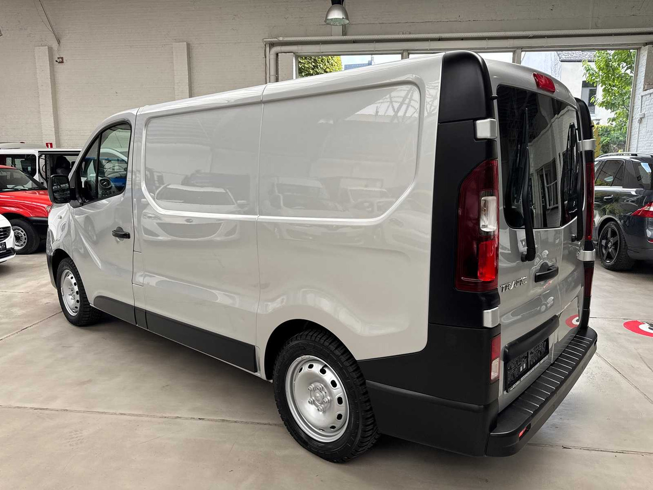 2015 RENAULT TRAFIC SERVICE CAR 141.094KM - الشاحنات الصغيرة: صور 4 2015 RENAULT TRAFIC SERVICE CAR 141.094KM - الشاحنات الصغيرة: صور 4