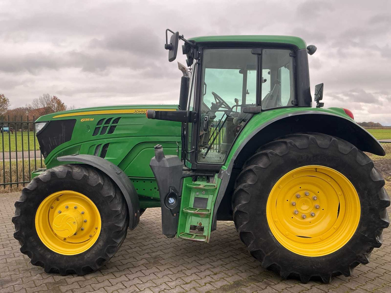 2016 JOHN DEERE 6135M FOUR WHEEL DRIVE FARM TRACTOR - جرار: صور 5 2016 JOHN DEERE 6135M FOUR WHEEL DRIVE FARM TRACTOR - جرار: صور 5