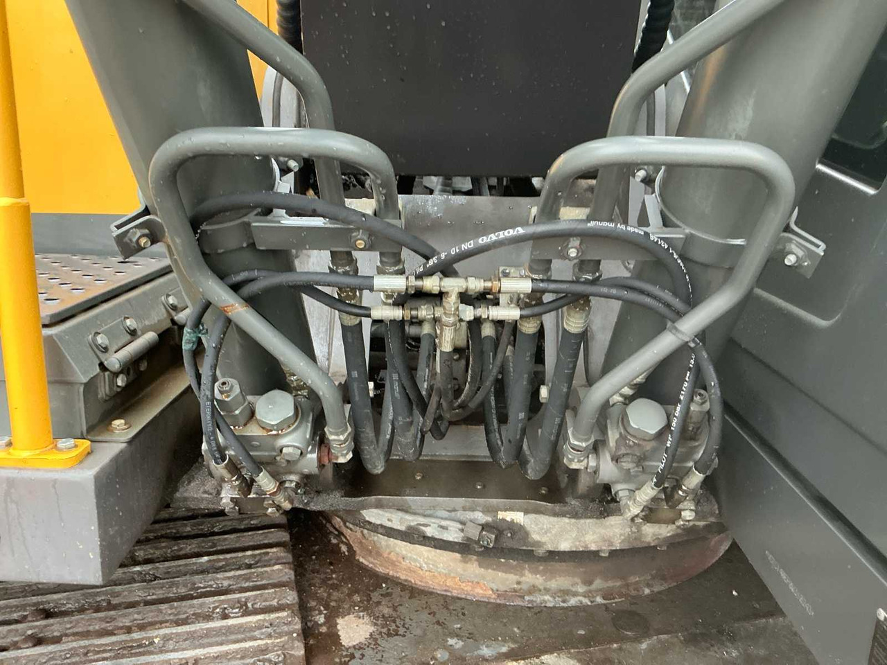 حفارة 2016 VOLVO A CRAWLER EXCAVATOR: صور 12