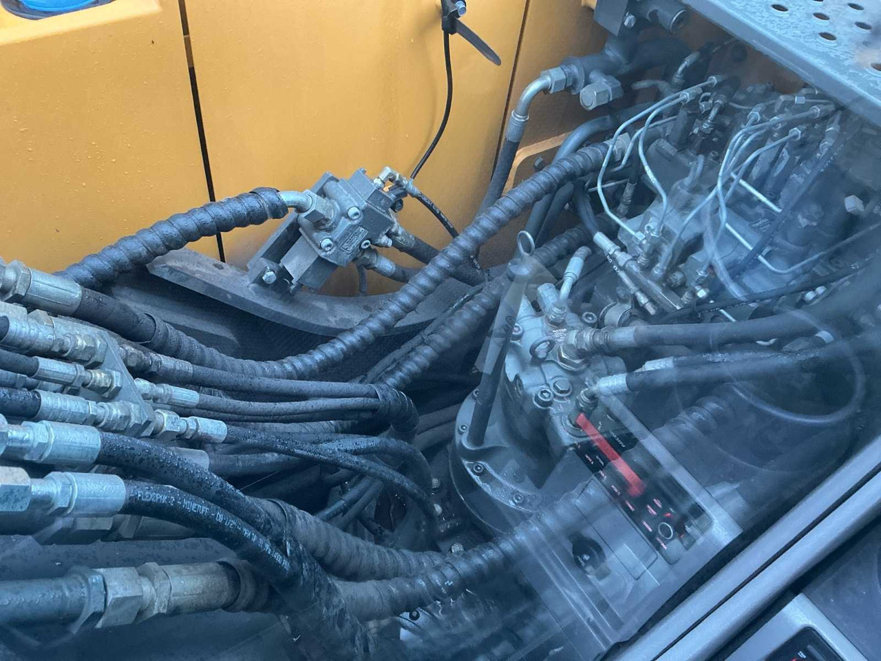 حفارة 2016 VOLVO A CRAWLER EXCAVATOR: صور 34