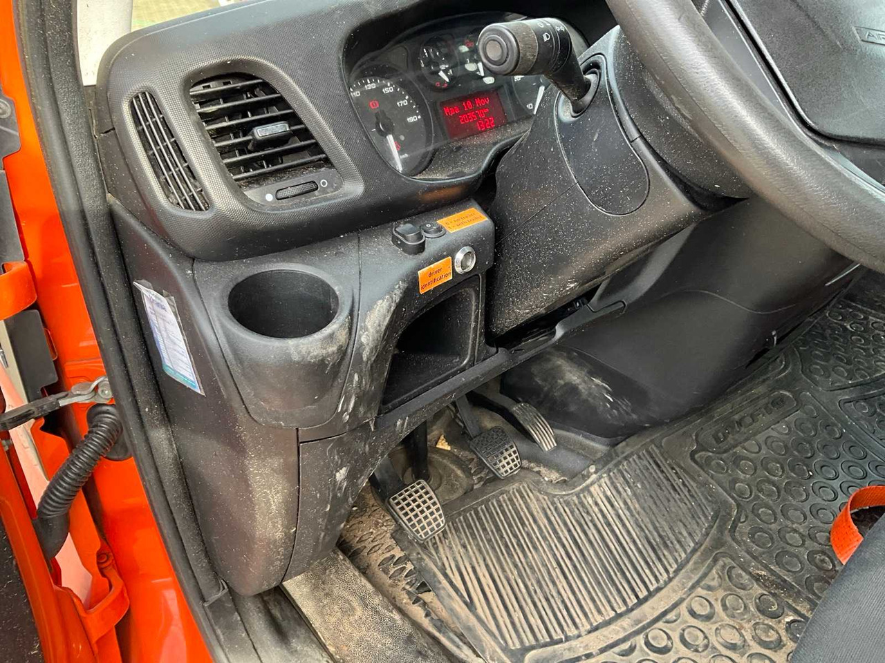 الشاحنات الصغيرة 2017 IVECO DAILY 35-140 FLATBED TRUCK: صور 11