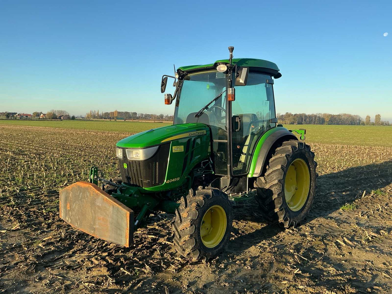 2017 JOHN DEERE 4049R FARM TRACTOR - جرار: صور 1 2017 JOHN DEERE 4049R FARM TRACTOR - جرار: صور 1