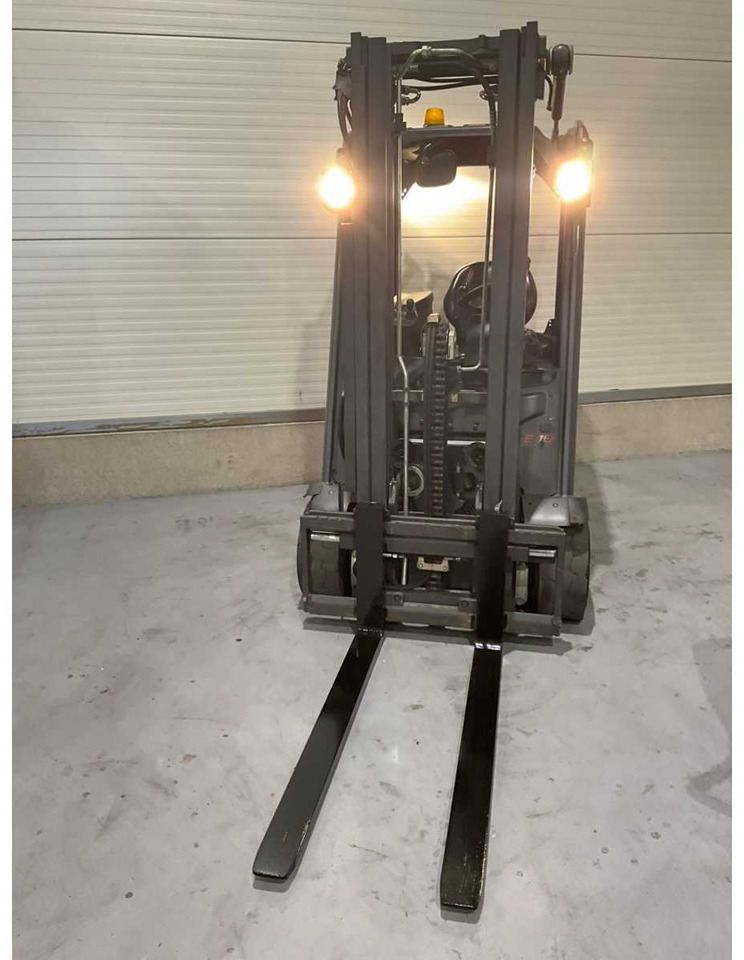 2017 LINDE E18-02 1800KG LI-ION 4171HOUR FORKLIFT - رافعة شوكية: صور 5 2017 LINDE E18-02 1800KG LI-ION 4171HOUR FORKLIFT - رافعة شوكية: صور 5