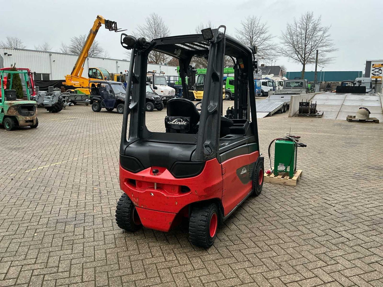 2017 LINDE E25L-01 FORKLIFT TRUCK - رافعة شوكية: صور 5 2017 LINDE E25L-01 FORKLIFT TRUCK - رافعة شوكية: صور 5