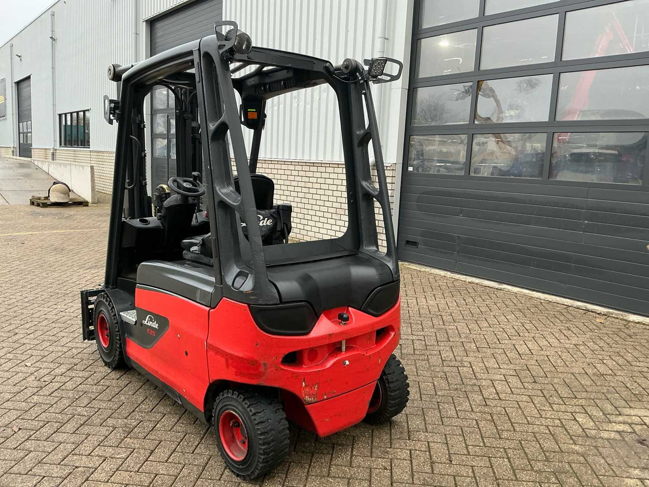 2017 LINDE E25L-01 FORKLIFT TRUCK - رافعة شوكية: صور 4 2017 LINDE E25L-01 FORKLIFT TRUCK - رافعة شوكية: صور 4