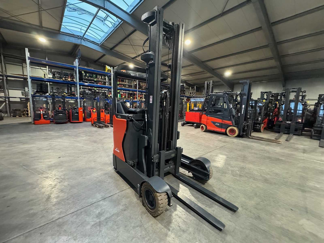 2018 SERVICE + UVV 12/2026 LINDE R14G TRIPLEX 696CM ELECTRIC FORKLIFT OFF-ROAD REACH TRUCK - رافعة شوكية: صور 1 2018 SERVICE + UVV 12/2026 LINDE R14G TRIPLEX 696CM ELECTRIC FORKLIFT OFF-ROAD REACH TRUCK - رافعة شوكية: صور 1