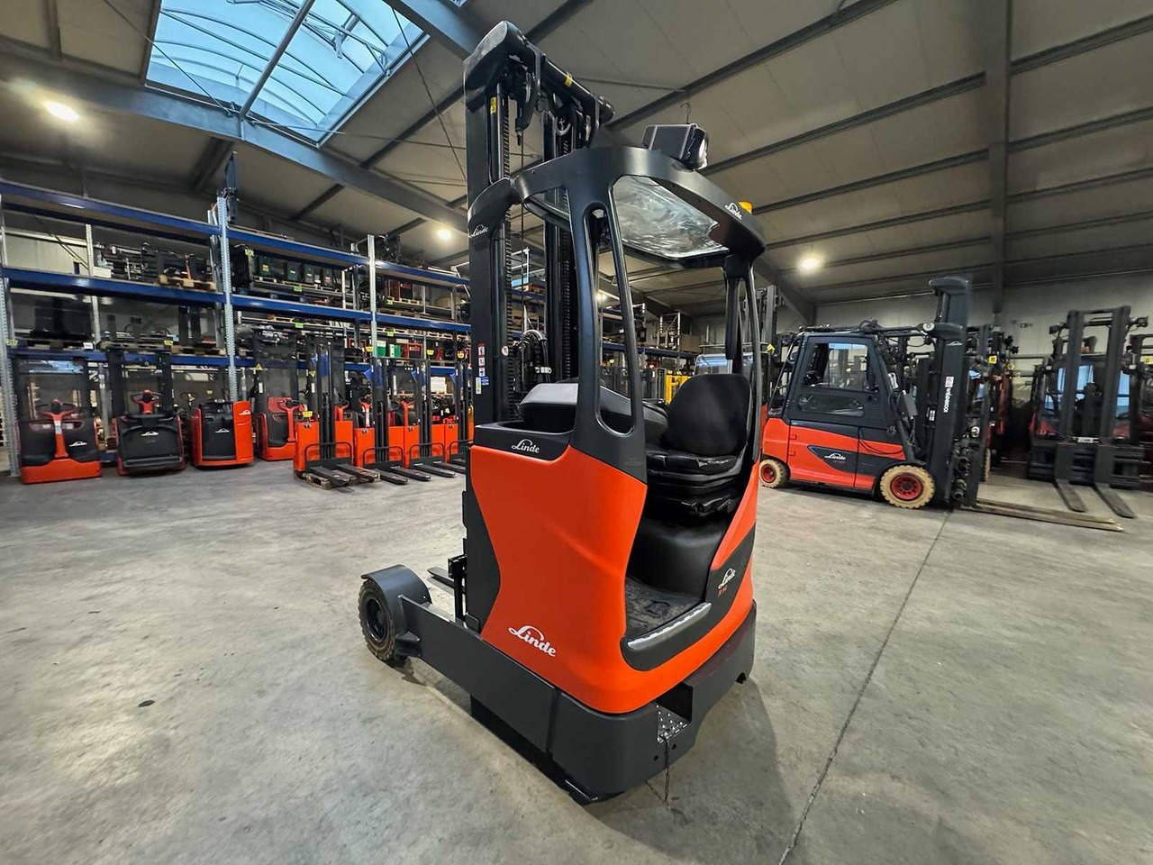 2018 SERVICE + UVV 12/2026 LINDE R14G TRIPLEX 696CM ELECTRIC FORKLIFT OFF-ROAD REACH TRUCK - رافعة شوكية: صور 4 2018 SERVICE + UVV 12/2026 LINDE R14G TRIPLEX 696CM ELECTRIC FORKLIFT OFF-ROAD REACH TRUCK - رافعة شوكية: صور 4