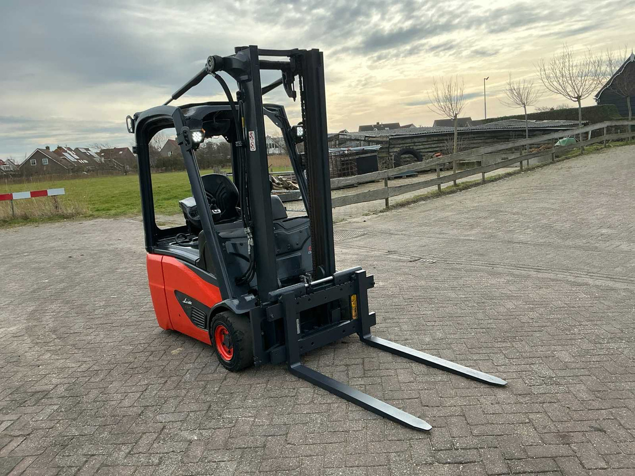 2019 LINDE E15-02 FORKLIFT - رافعة شوكية: صور 4 2019 LINDE E15-02 FORKLIFT - رافعة شوكية: صور 4