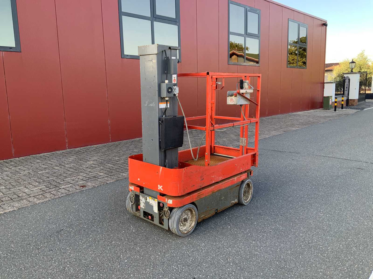 2019 SKYJACK SJ12 AERIAL PLATFORM - منصات هيدروليكية متنقلة: صور 2 2019 SKYJACK SJ12 AERIAL PLATFORM - منصات هيدروليكية متنقلة: صور 2