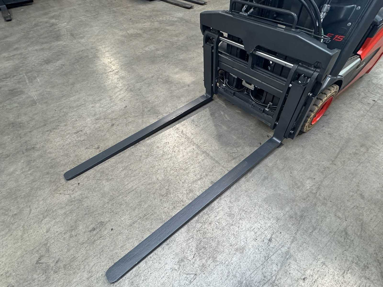 2020 SERVICE + UVV 01/2027 LINDE E15 TRIPLEX 3RD + 4TH FORK ADJUSTER ELECTRIC FORKLIFT 2,712 HOURS - رافعة شوكية: صور 3 2020 SERVICE + UVV 01/2027 LINDE E15 TRIPLEX 3RD + 4TH FORK ADJUSTER ELECTRIC FORKLIFT 2,712 HOURS - رافعة شوكية: صور 3