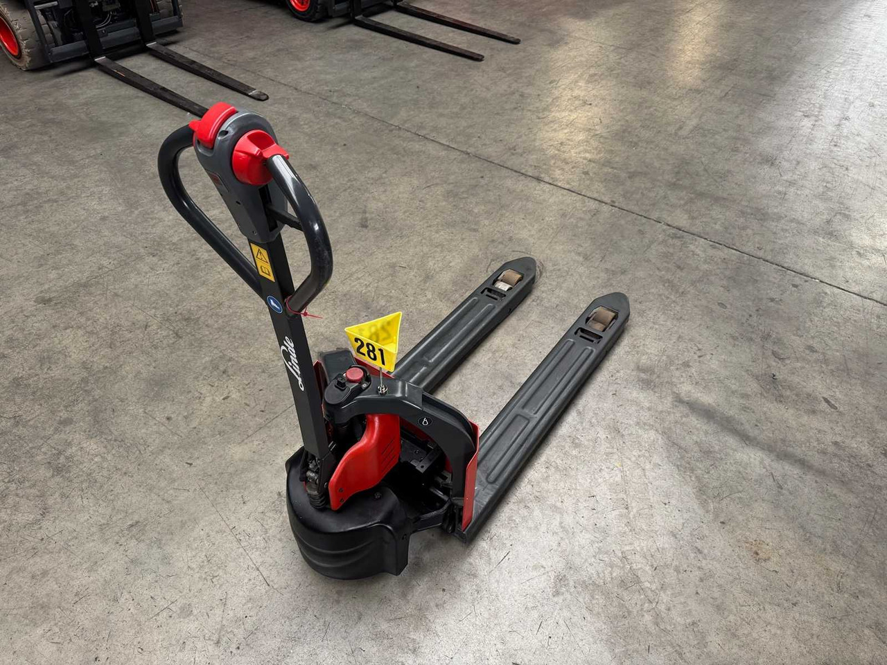 2022 SERVICE +UVV 09/2026 LINDE MT12 1.200KG PALLET TRUCK ANT 225 HOURS - رافعة شوكية: صور 3 2022 SERVICE +UVV 09/2026 LINDE MT12 1.200KG PALLET TRUCK ANT 225 HOURS - رافعة شوكية: صور 3