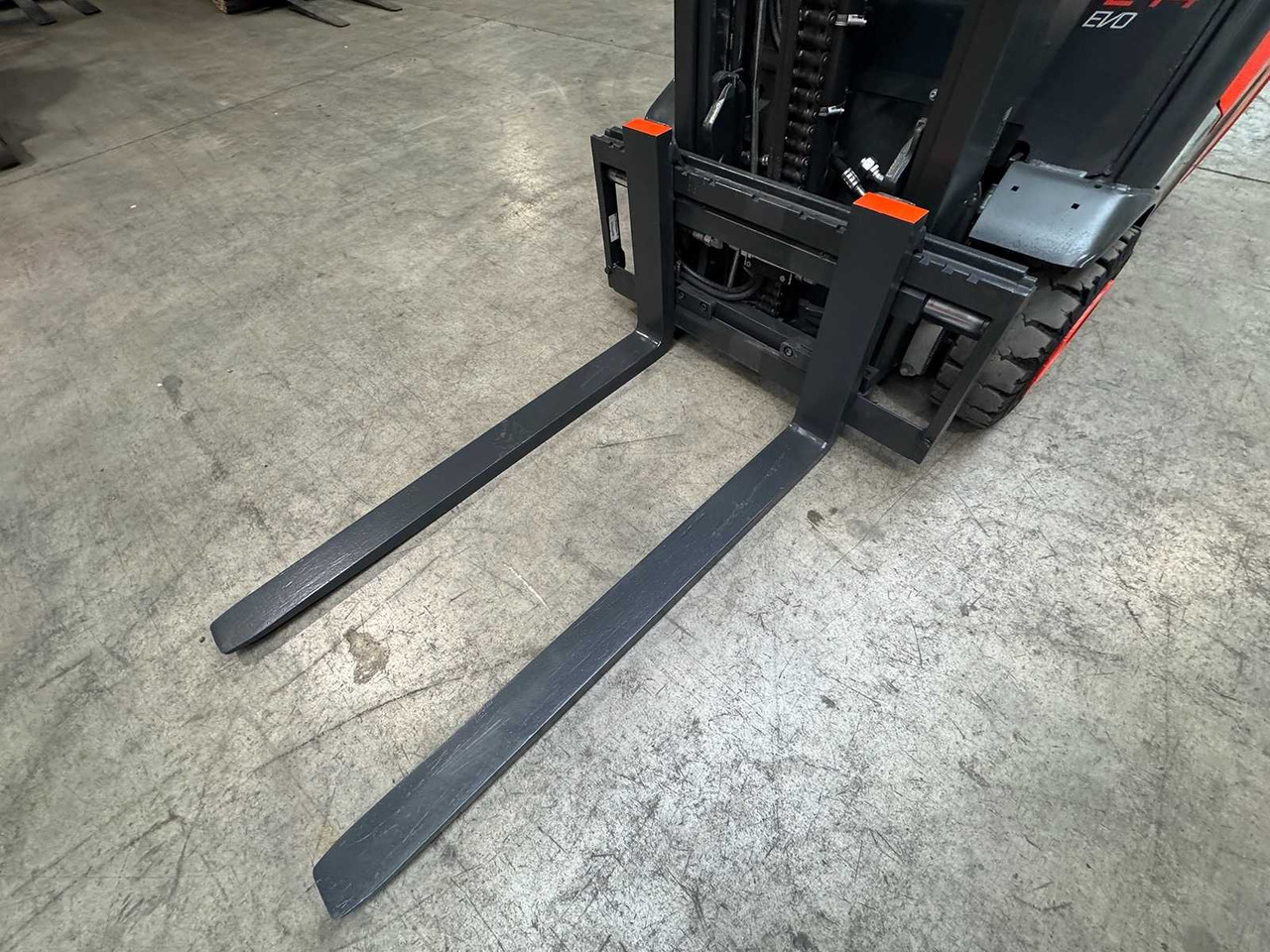 2022 SERVICE + UVV 12/2026 LINDE E14 8,677 HOURS ELECTRIC FORKLIFT E20 E16 - رافعة شوكية: صور 4 2022 SERVICE + UVV 12/2026 LINDE E14 8,677 HOURS ELECTRIC FORKLIFT E20 E16 - رافعة شوكية: صور 4