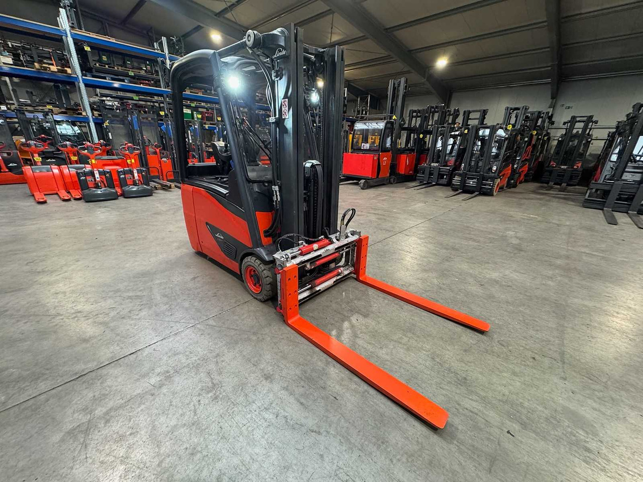 2022 SERVICE + UVV 12/2026 LINDE E16H-02 EVO TRIPLEX 3RD + 4TH VALVE FORK ADJUSTER 2,660 HOURS - رافعة شوكية: صور 5 2022 SERVICE + UVV 12/2026 LINDE E16H-02 EVO TRIPLEX 3RD + 4TH VALVE FORK ADJUSTER 2,660 HOURS - رافعة شوكية: صور 5