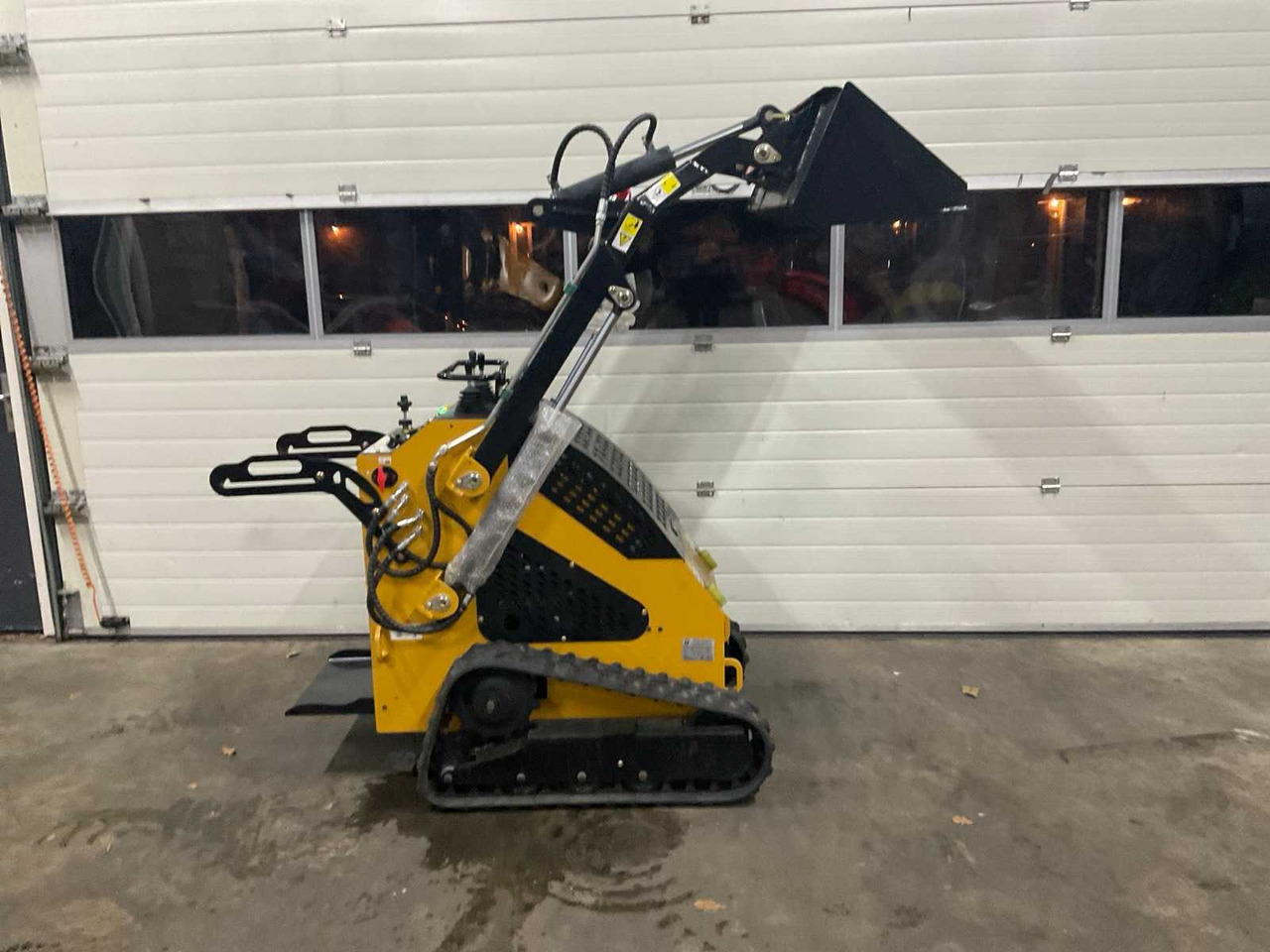 اللودر المجنزر صغير 2025 JINING LIHUS HEAVY LRT 360 SKID STEER LOADER: صور 9 اللودر المجنزر صغير 2025 JINING LIHUS HEAVY LRT 360 SKID STEER LOADER: صور 9