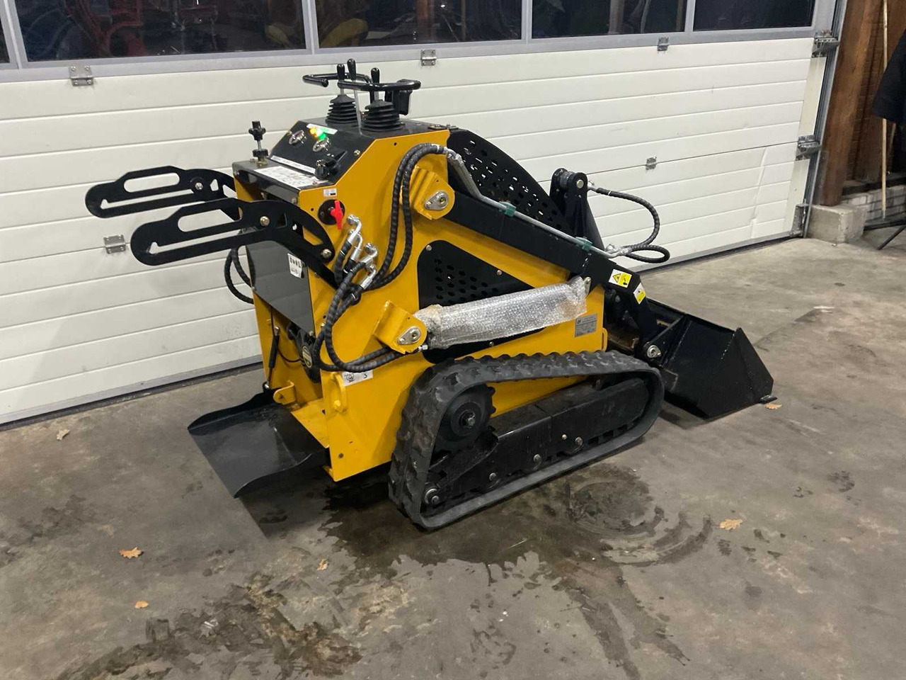 اللودر المجنزر صغير 2025 JINING LIHUS HEAVY LRT 360 SKID STEER LOADER: صور 7 اللودر المجنزر صغير 2025 JINING LIHUS HEAVY LRT 360 SKID STEER LOADER: صور 7