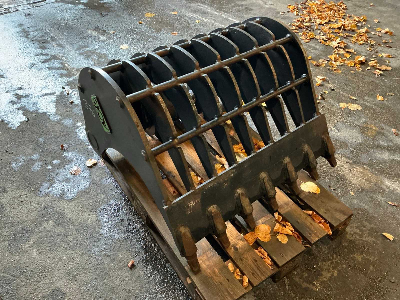 ACB - 2021 - SCREENING BUCKET 1000MM 247L B75W B95W - اللودر بعجل: صور 1 ACB - 2021 - SCREENING BUCKET 1000MM 247L B75W B95W - اللودر بعجل: صور 1