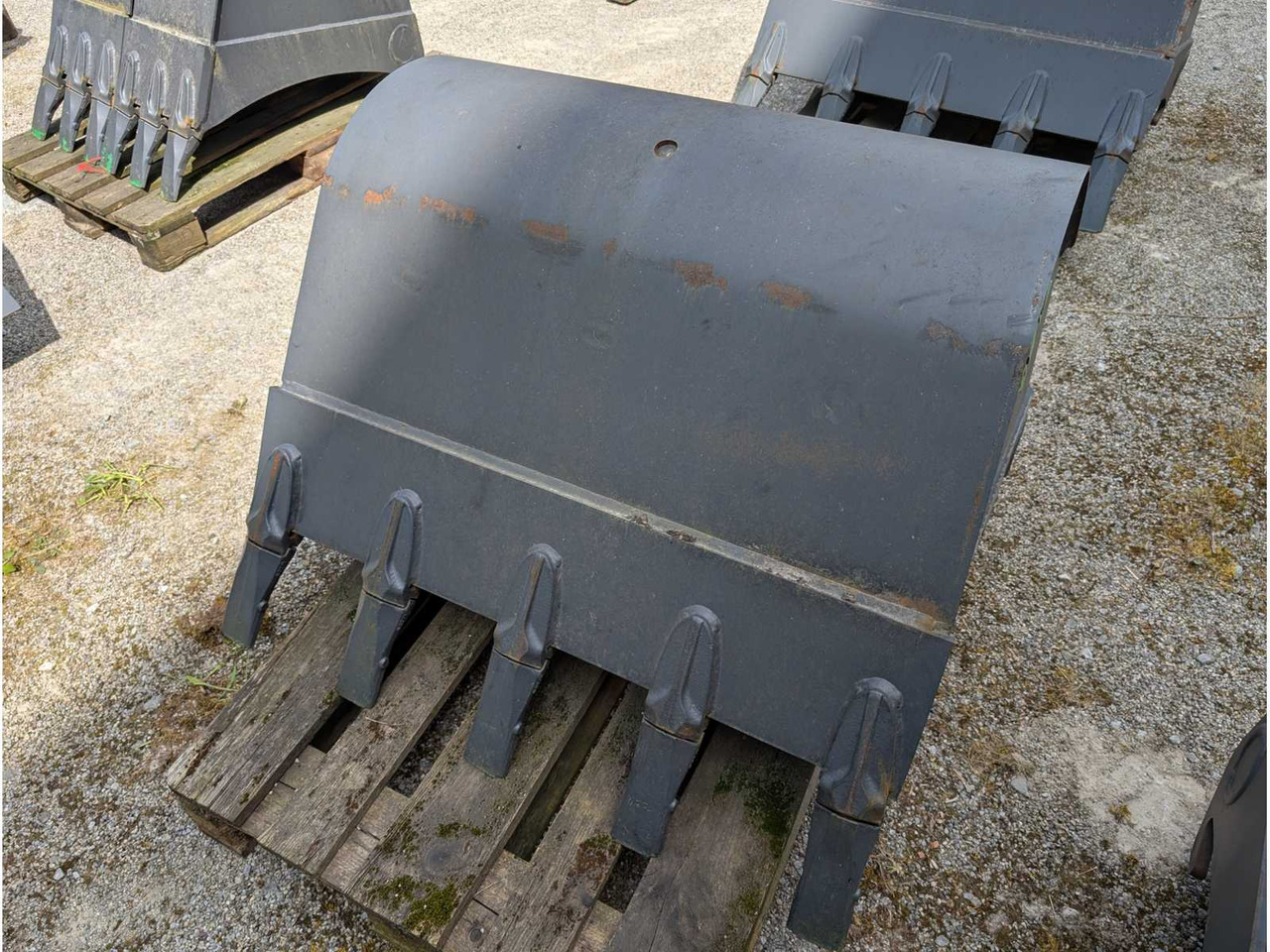 ACB (COUPLEURS & GODETS) - 2021 - LOW SPOON 1000MM - MODULE 3 - 364 LITRES - اللودر بعجل: صور 5 ACB (COUPLEURS & GODETS) - 2021 - LOW SPOON 1000MM - MODULE 3 - 364 LITRES - اللودر بعجل: صور 5