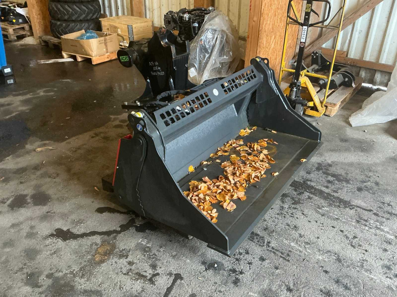 ACB - M4 - 2021 - SPOON - اللودر بعجل: صور 2 ACB - M4 - 2021 - SPOON - اللودر بعجل: صور 2