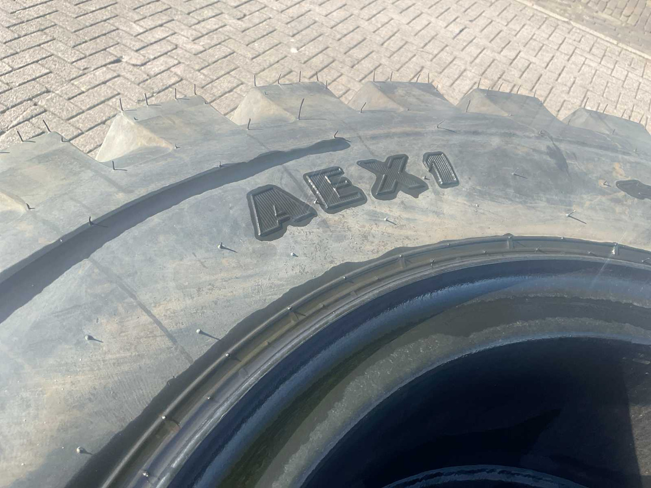 Aeolus Aex1 - الإطارات والجنوط - جرار: صور 5 Aeolus Aex1 - الإطارات والجنوط - جرار: صور 5