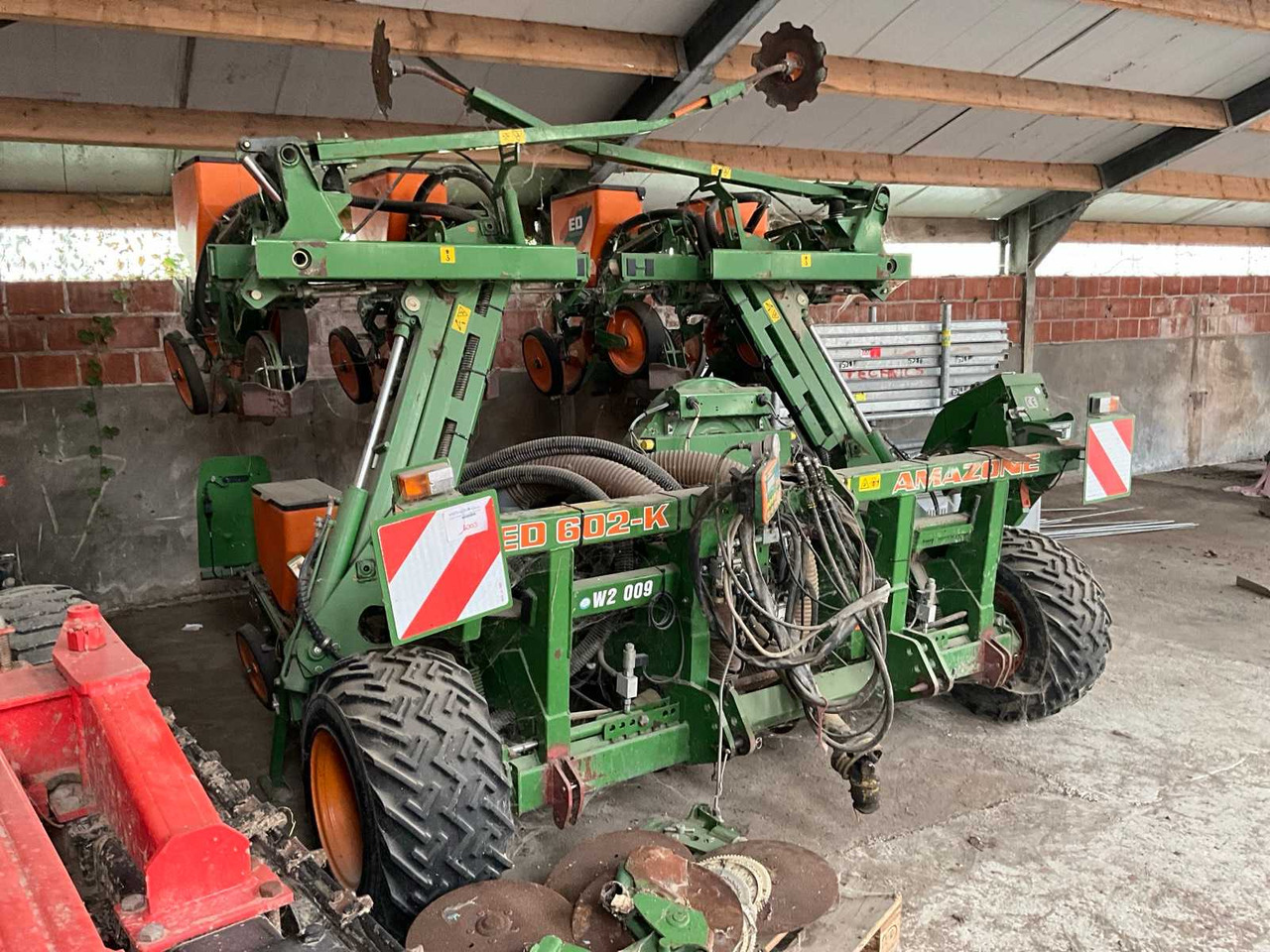 Amazone ED602-K - وضع البذور فى خطوط: صور 2 Amazone ED602-K - وضع البذور فى خطوط: صور 2