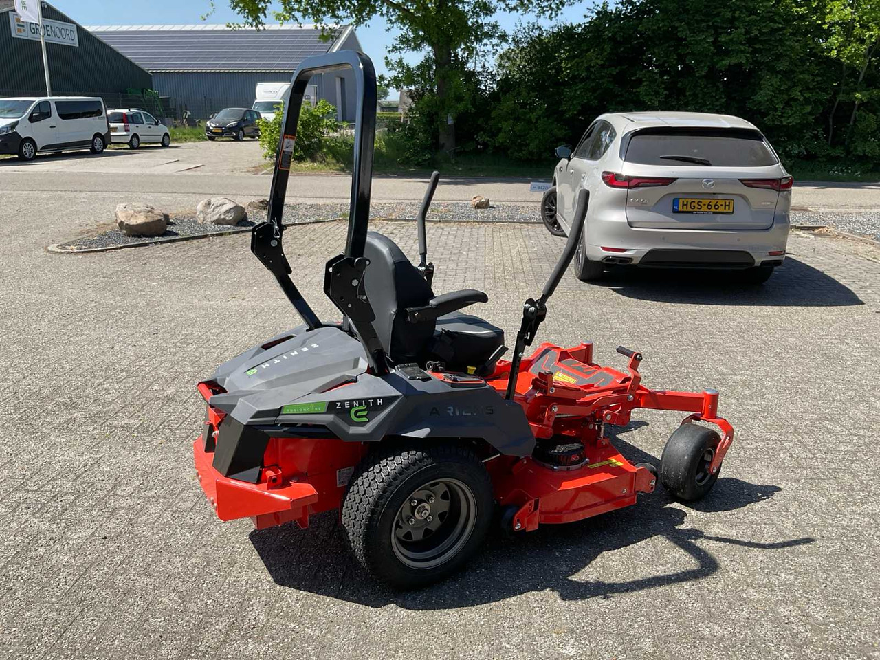 Ariens Zenith E48 - جزازة المروج: صور 4 Ariens Zenith E48 - جزازة المروج: صور 4