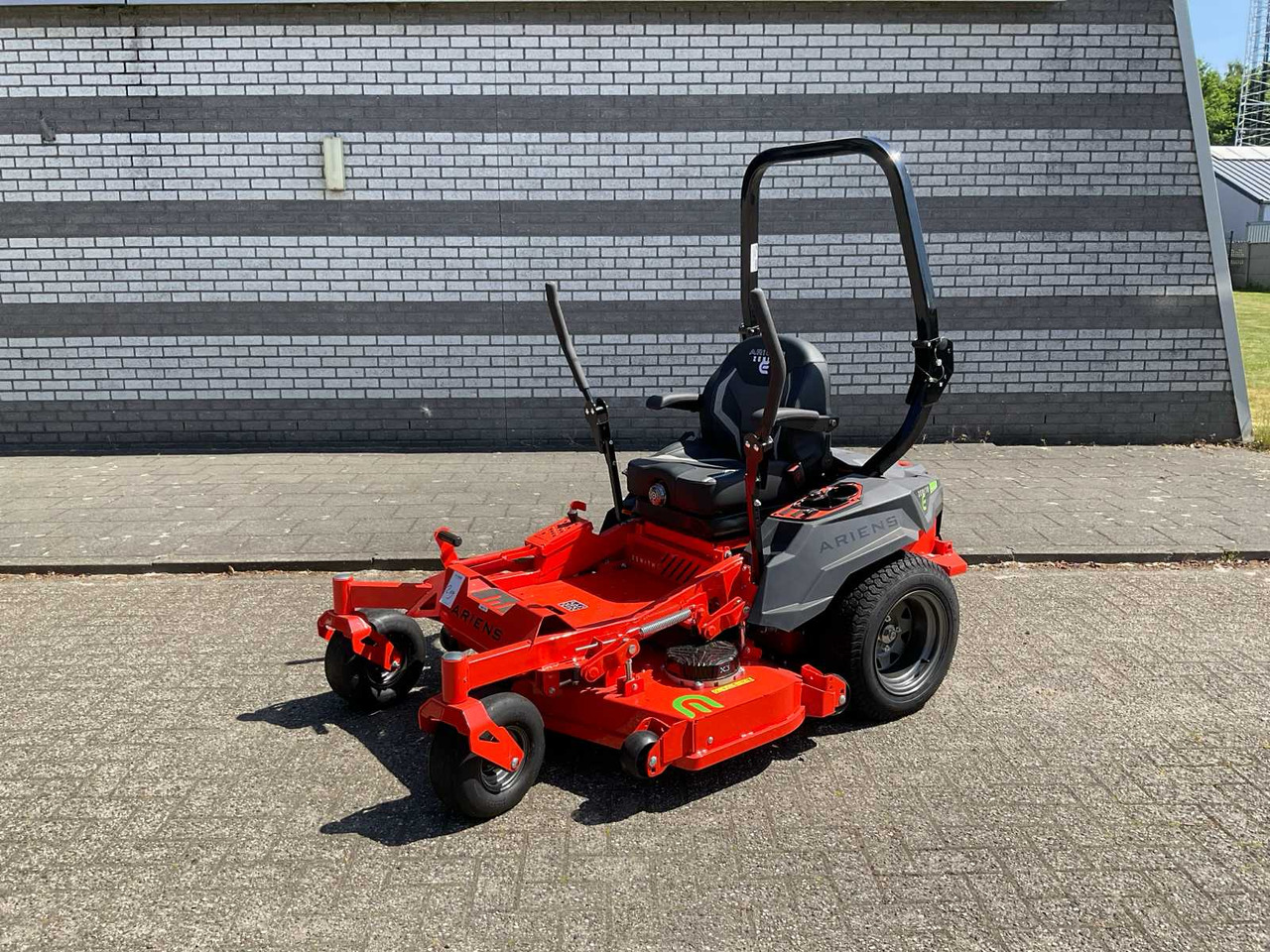 Ariens Zenith E48 - جزازة المروج: صور 1 Ariens Zenith E48 - جزازة المروج: صور 1
