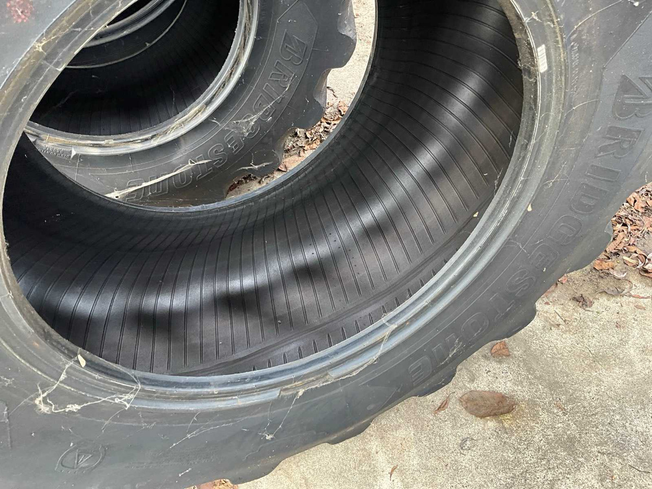 Bridgestone VT-tractor - الإطارات والجنوط - جرار: صور 5 Bridgestone VT-tractor - الإطارات والجنوط - جرار: صور 5