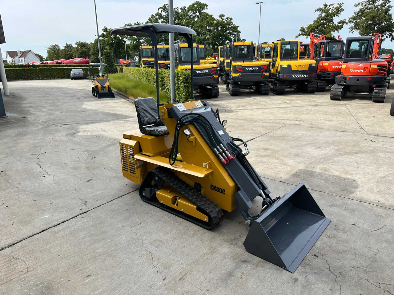 CAPTOK - 2025 - CK80C - SKID STEER LOADER - اللودر المجنزر صغير: صور 3 CAPTOK - 2025 - CK80C - SKID STEER LOADER - اللودر المجنزر صغير: صور 3