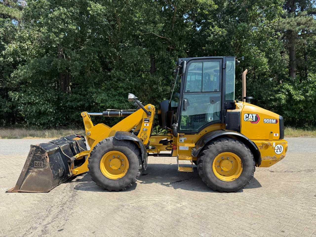 CAT 908M - اللودر بعجل: صور 1 CAT 908M - اللودر بعجل: صور 1