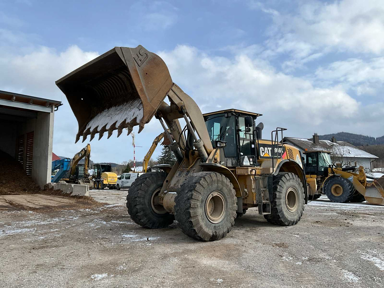 CAT 966K - اللودر بعجل: صور 1 CAT 966K - اللودر بعجل: صور 1