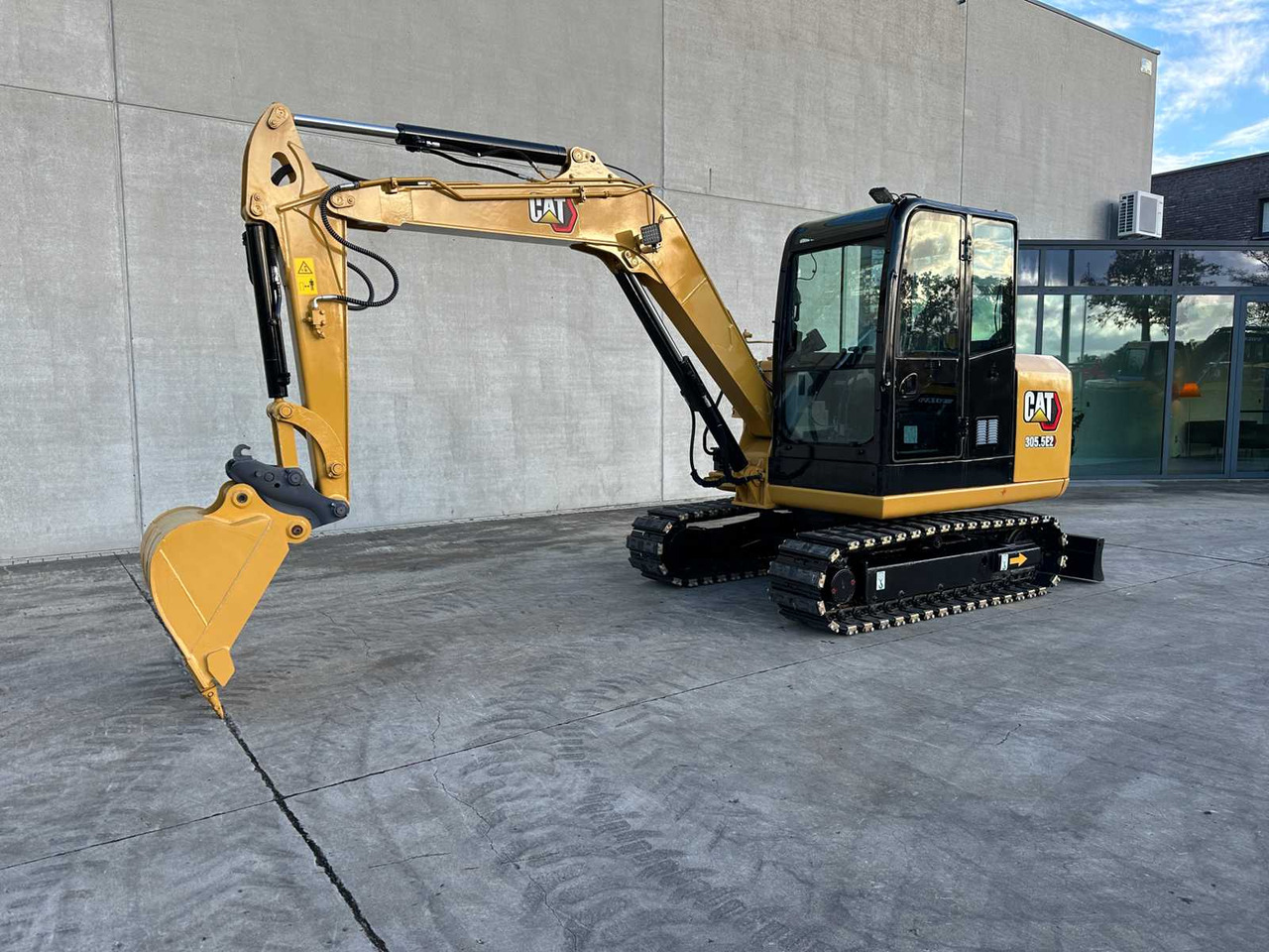 CATERPILLAR - 2015 - 305.5E2 - MIDI EXCAVATOR - حفارة: صور 1 CATERPILLAR - 2015 - 305.5E2 - MIDI EXCAVATOR - حفارة: صور 1