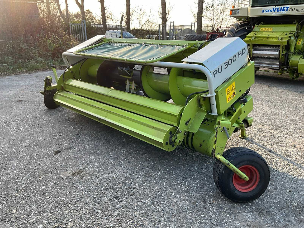 CLAAS PU 300 HD GRAS PICKUP - حصادة الأعلاف: صور 3 CLAAS PU 300 HD GRAS PICKUP - حصادة الأعلاف: صور 3