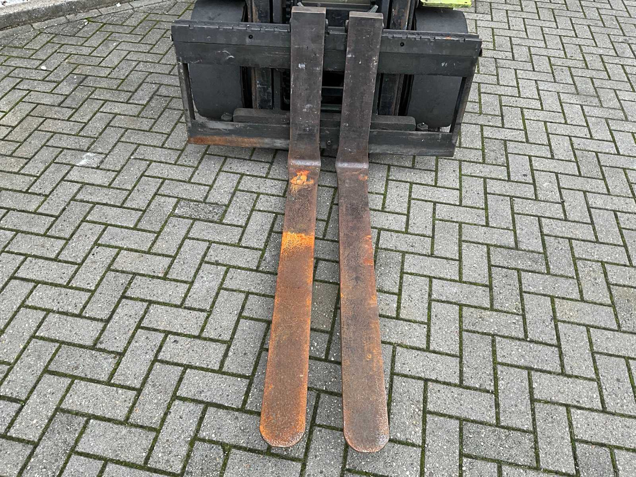 CLARK - EM30S - FORKLIFT - رافعة شوكية: صور 5 CLARK - EM30S - FORKLIFT - رافعة شوكية: صور 5