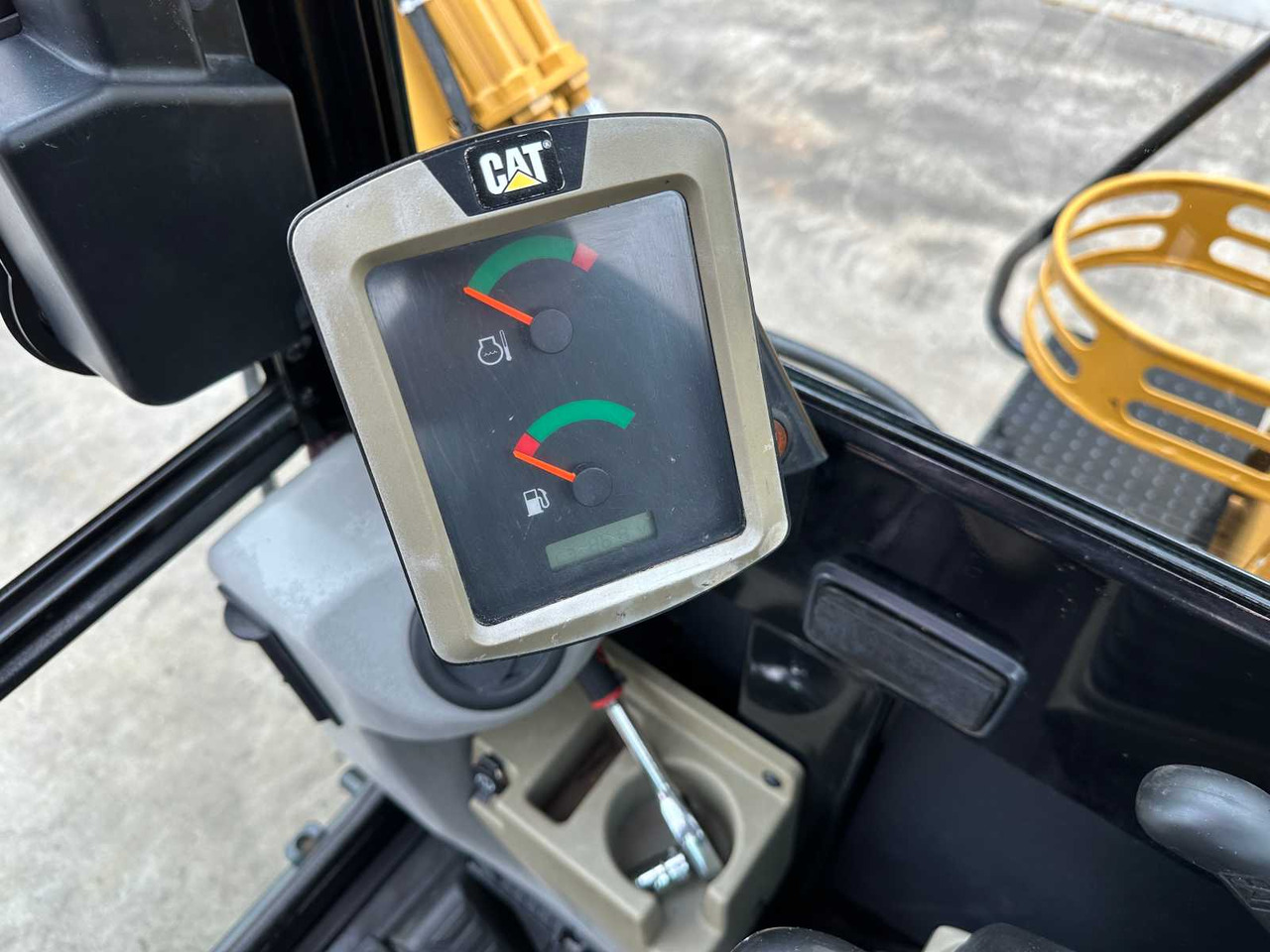 حفارات زحافة Caterpillar 305.5E2: صور 38