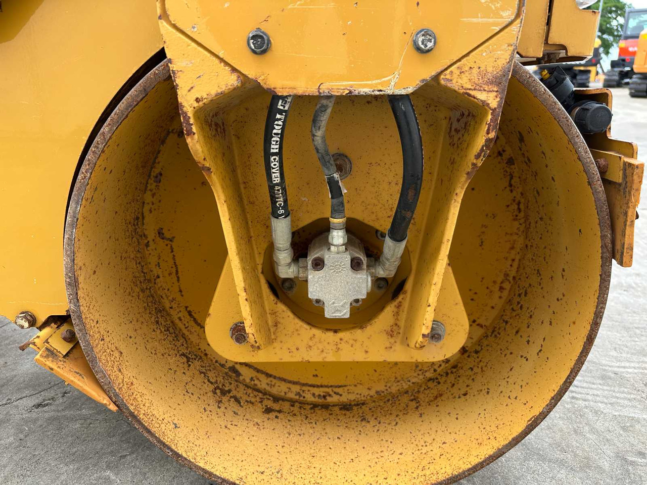 مدحلة الأسفلت Caterpillar CB14 CB14B: صور 17