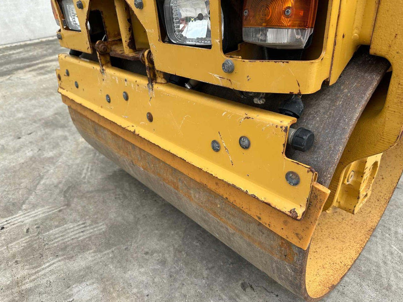 مدحلة الأسفلت Caterpillar CB14 CB14B: صور 8