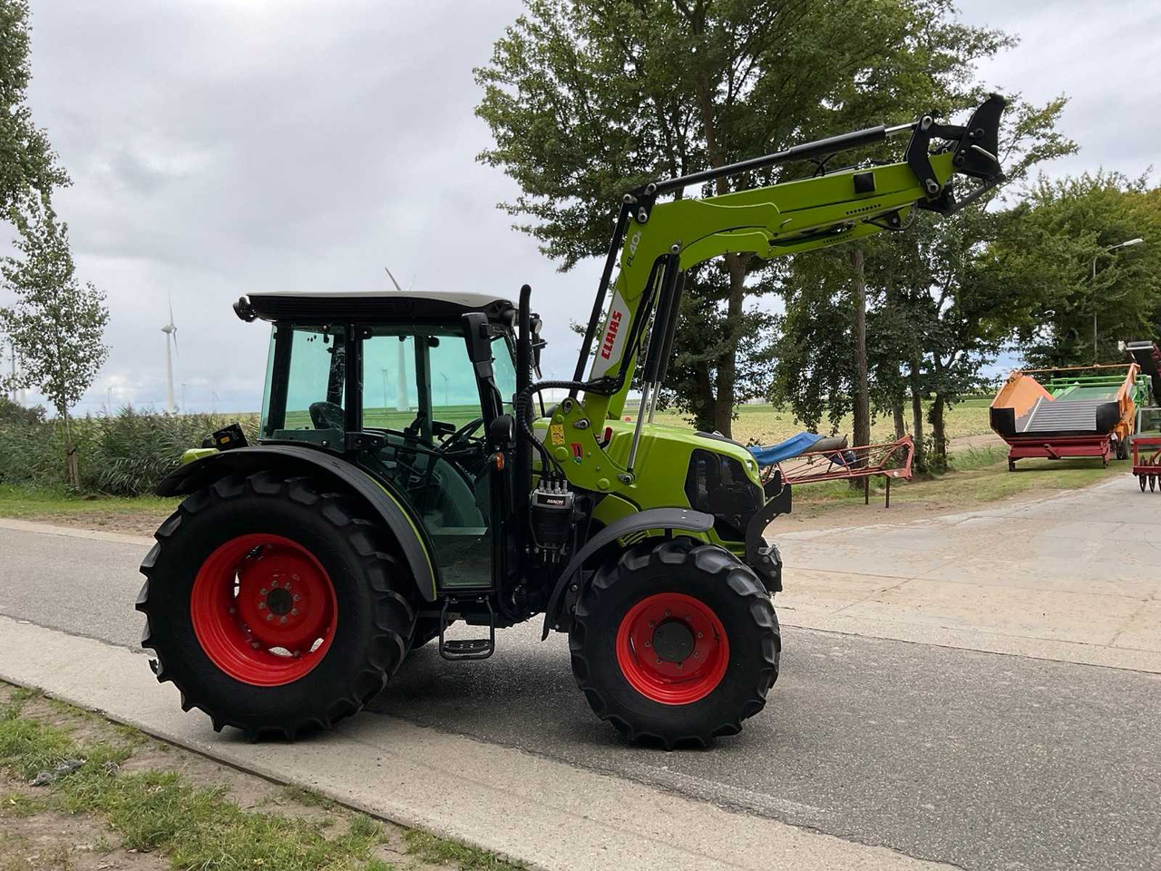 Claas Elios 210 - جرار: صور 5 Claas Elios 210 - جرار: صور 5