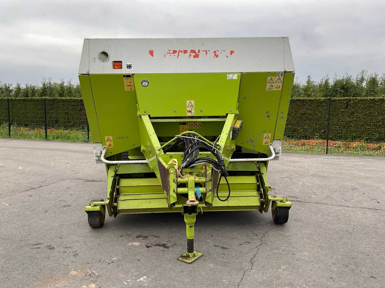 Claas Quadrant 1200 RC - مكبس البالات المستطيله: صور 2 Claas Quadrant 1200 RC - مكبس البالات المستطيله: صور 2