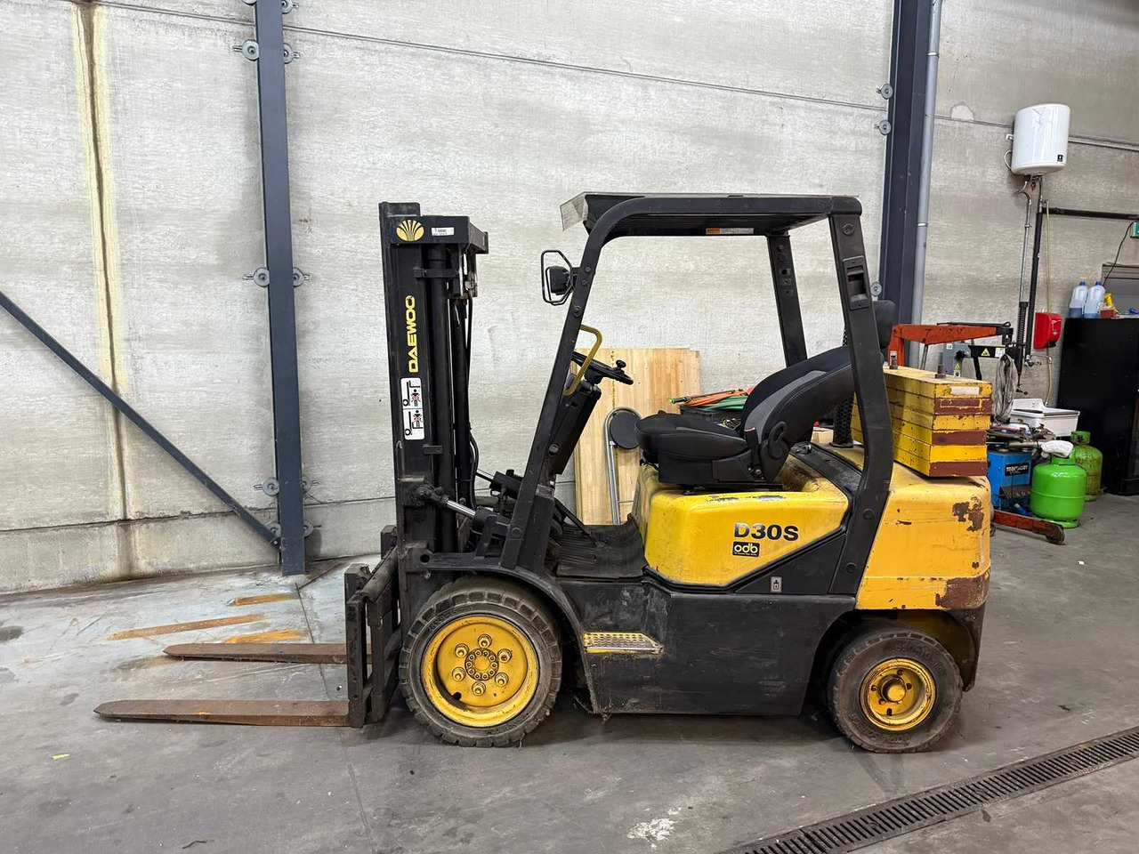 DAEWOO - 2005 - D30S - FORKLIFT - رافعة شوكية: صور 3 DAEWOO - 2005 - D30S - FORKLIFT - رافعة شوكية: صور 3